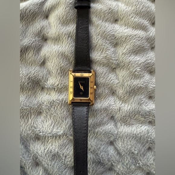Ladies Vintage Gucci watch 4200 L - Picture 3 of 7